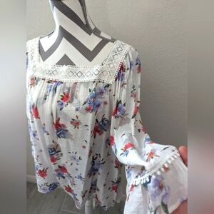 Lovely Romantic Floral Print Blouse